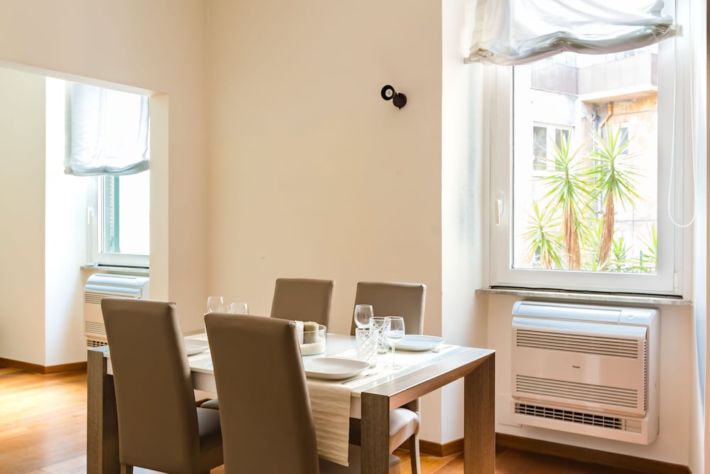 Фото The Royal Story