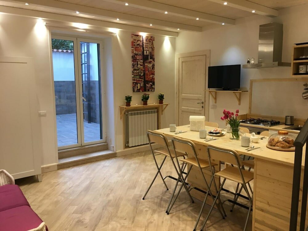 Фото B&b Napoli La scalinata di Chiaia