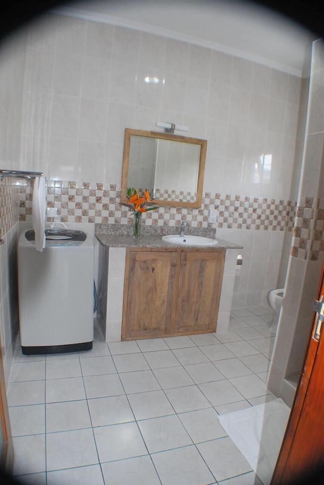 Фото Shanaz Beachside Retreat