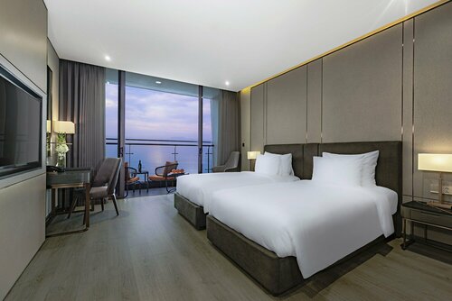 Гостиница Le Sands Oceanfront Danang Hotel в Дананге