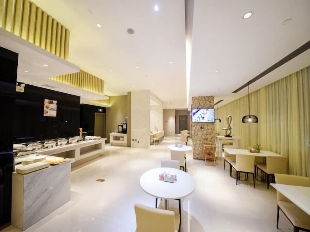 Фото Jinjiang Inn Minzu Street TV Staiton