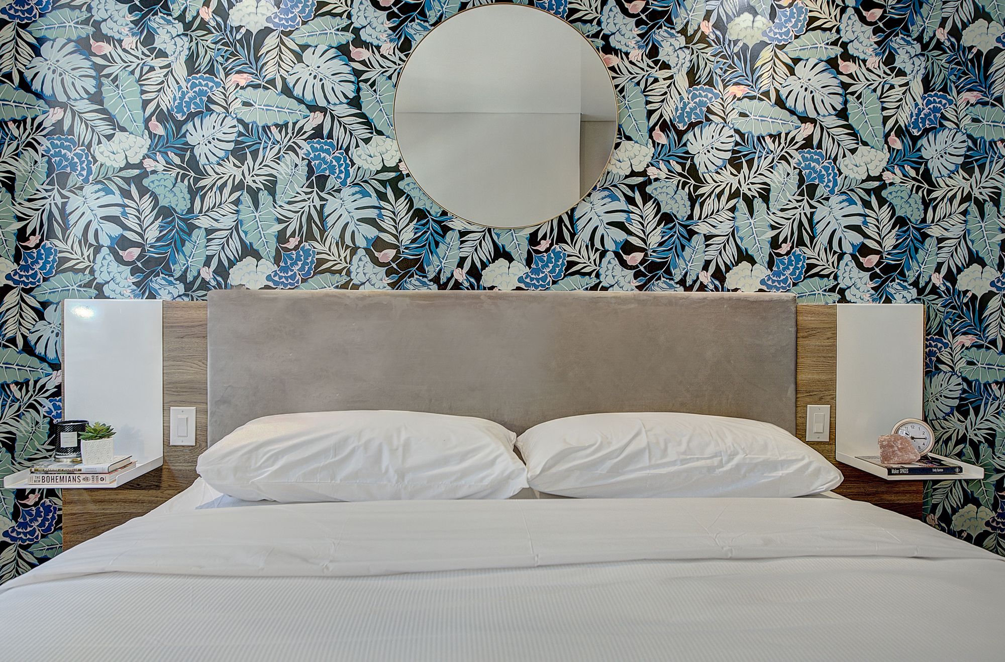 Фото Pierce Boutique Apartments