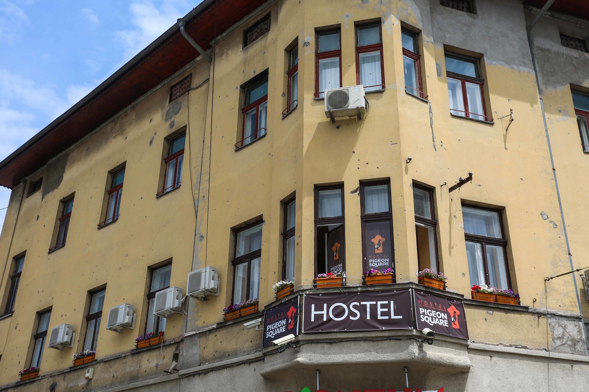 Фото Pigeon Square Rooms