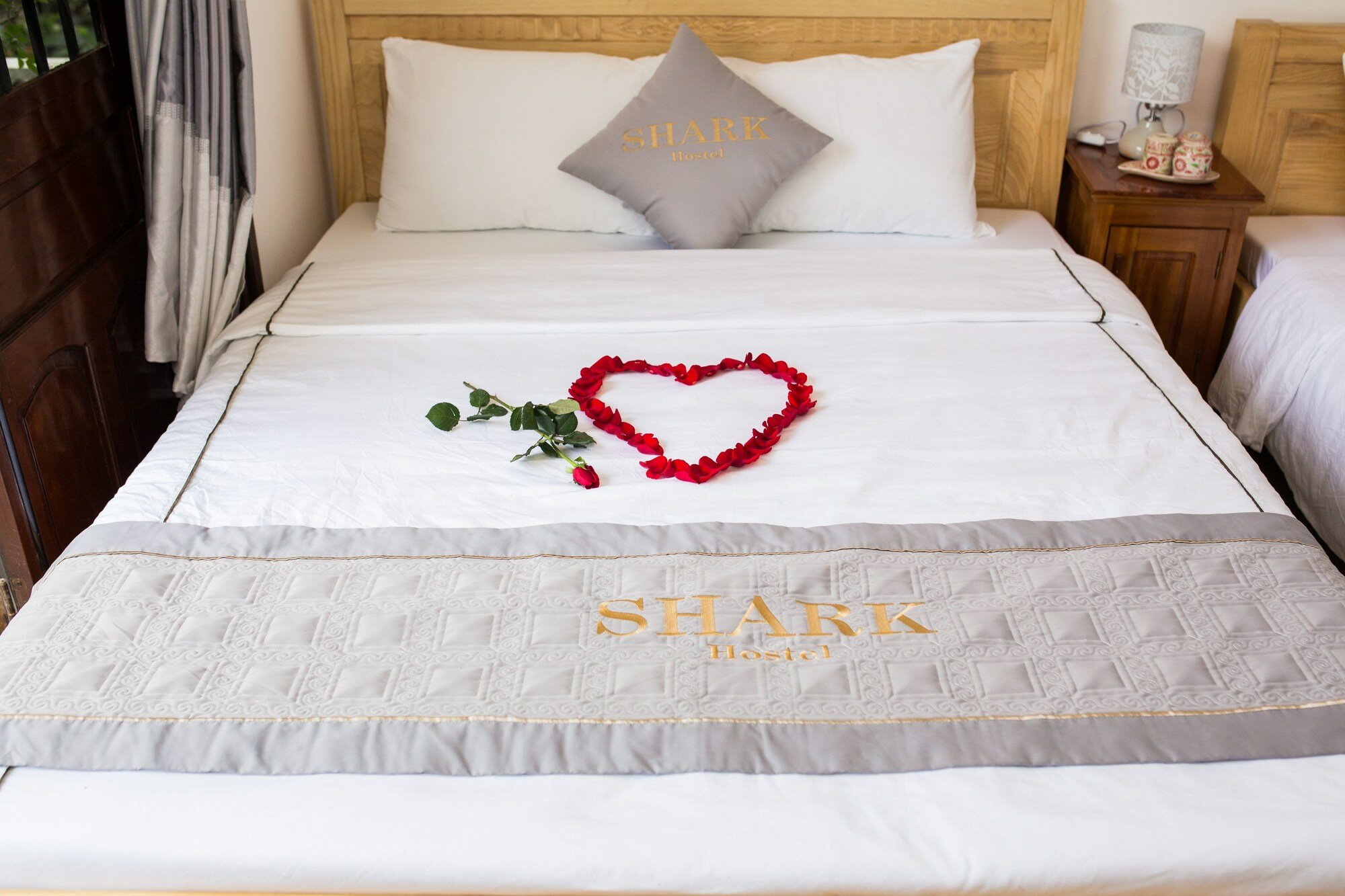 Фото Shark Hotel - Hostel