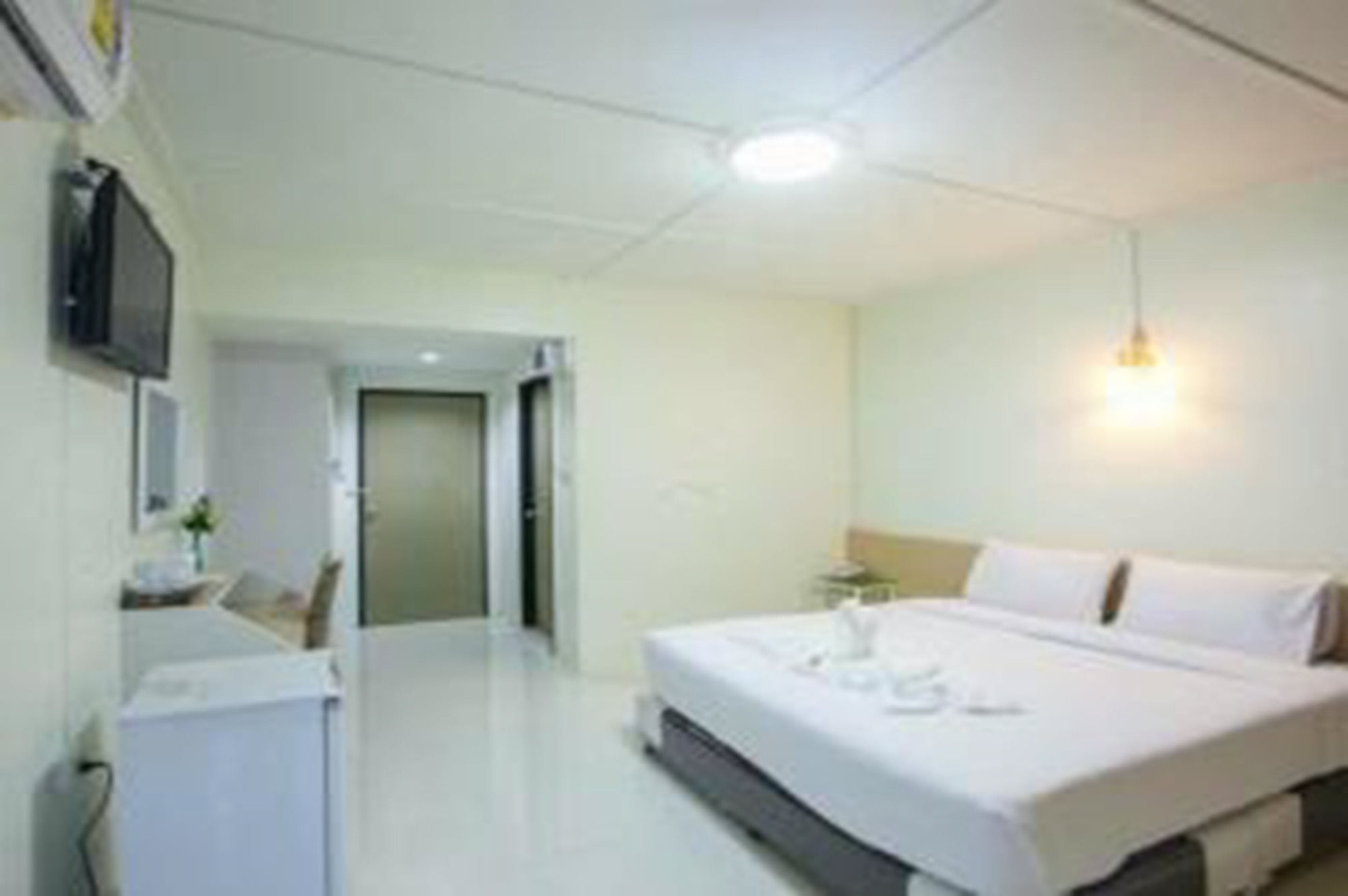 Фото The Train Hotel Hatyai