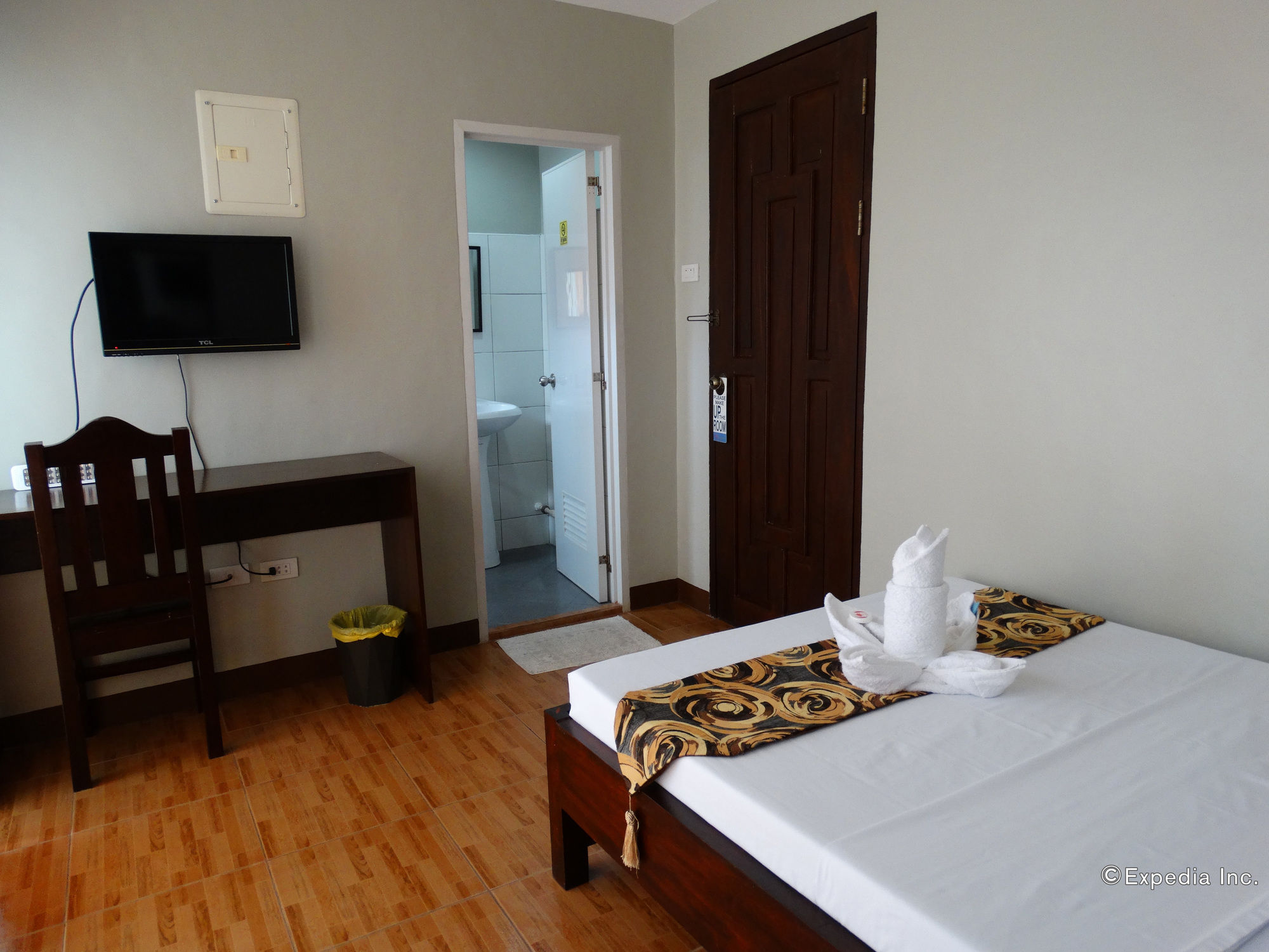 Фото Harbour Gardens Tourist Inn