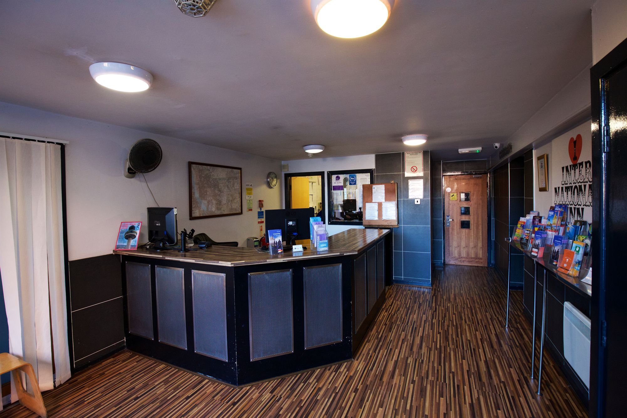 Фото International Inn