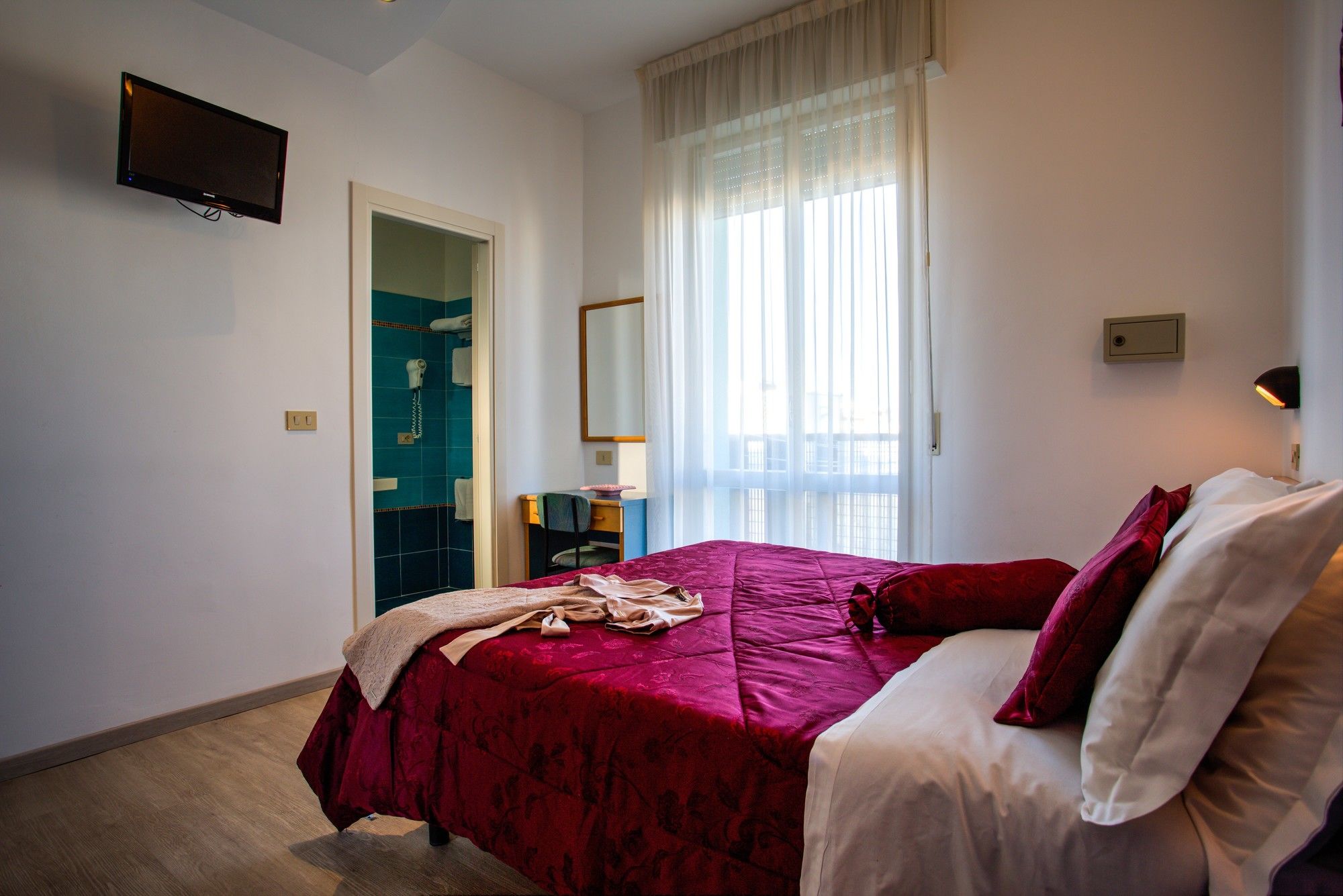 Фото Hotel Eiffel