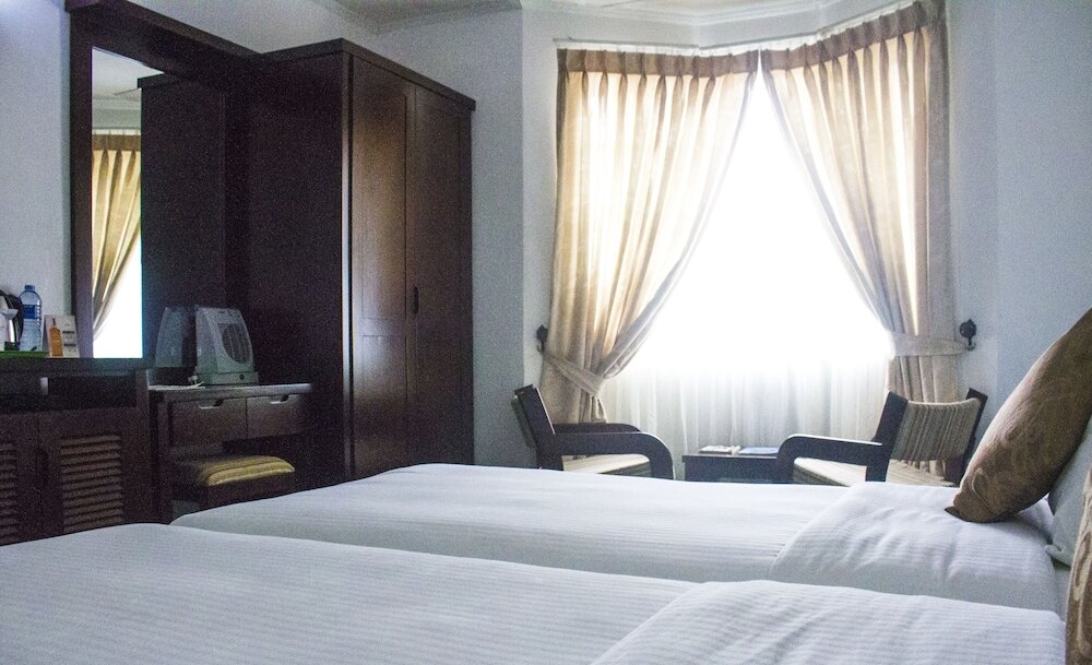 Фото The Rock Hotel