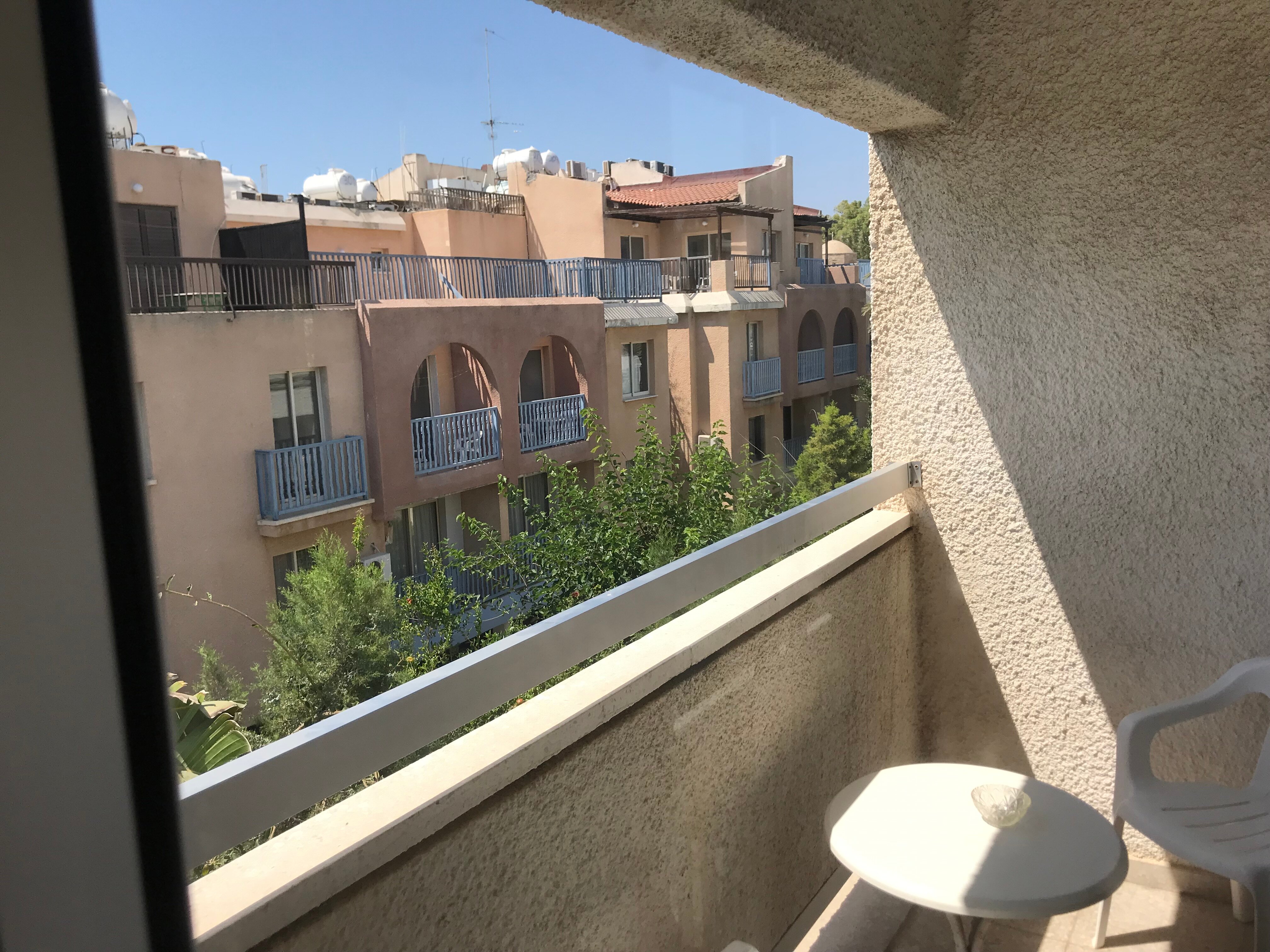 Фото Daphne Hotel Apartments