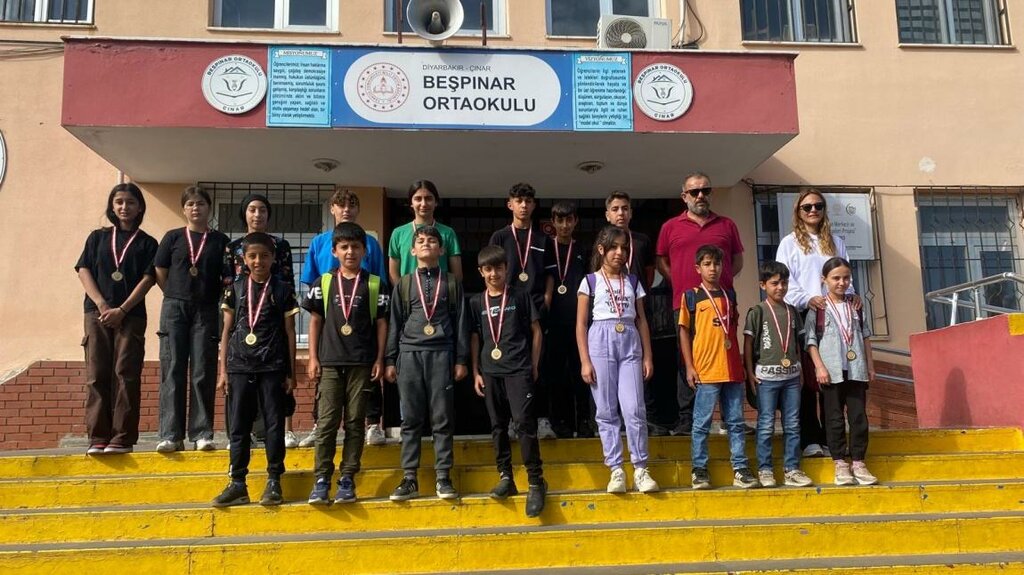 School Bespinar Middle School, Cinar, photo