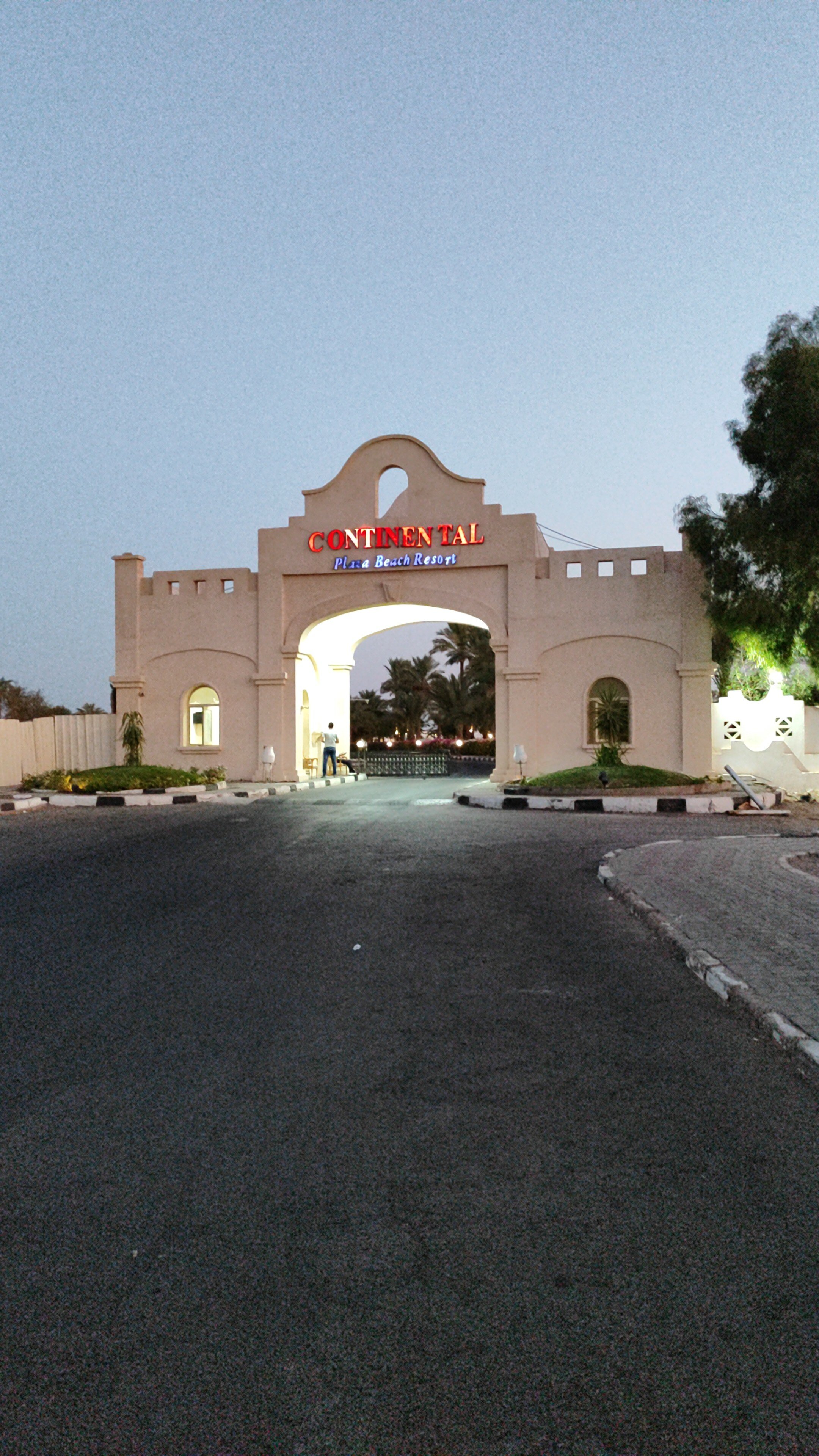 Фото Continental Plaza beach Resort