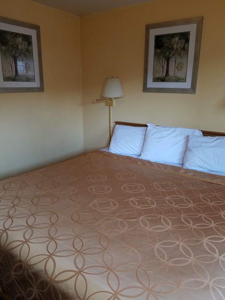 Фото Travelodge by Wyndham Wenatchee