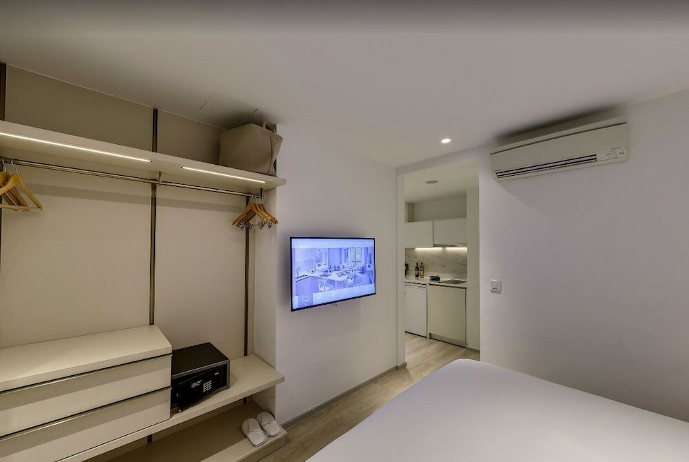 Фото Lanson Place Winsland, Singapore