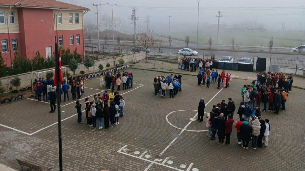 School Dokuzceltik Middle School, Diyarbakir, photo