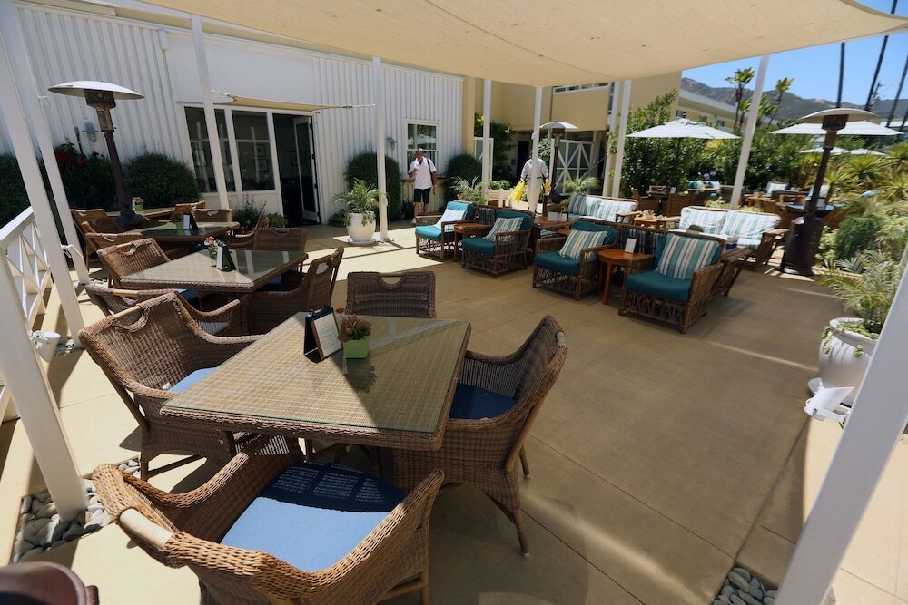 Фото The Pavilion Hotel