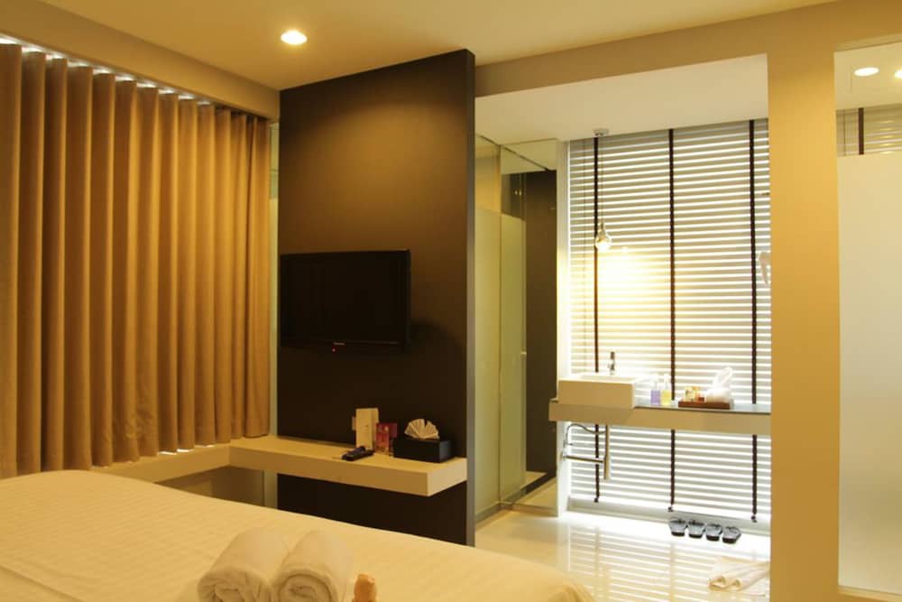 Фото Metz Pratunam Hotel