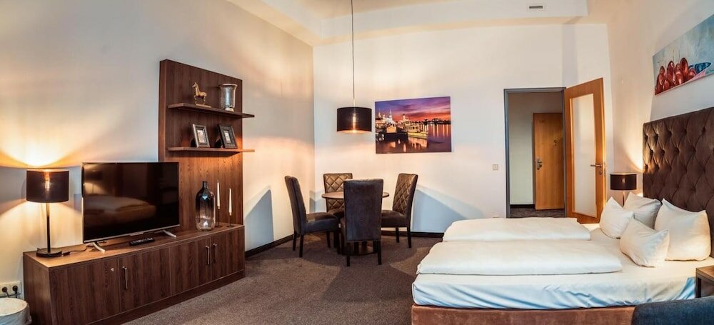 Фото Aparthotel Neumarkt