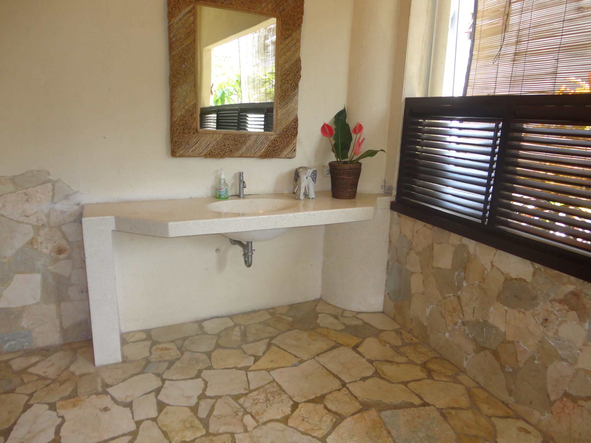 Фото Puri Cantik Bungalow