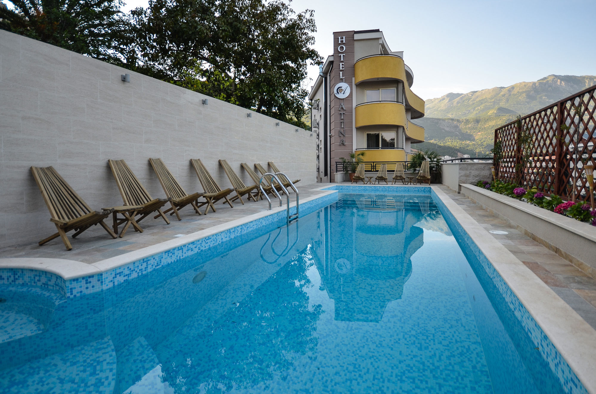 Фото Hotel Atina