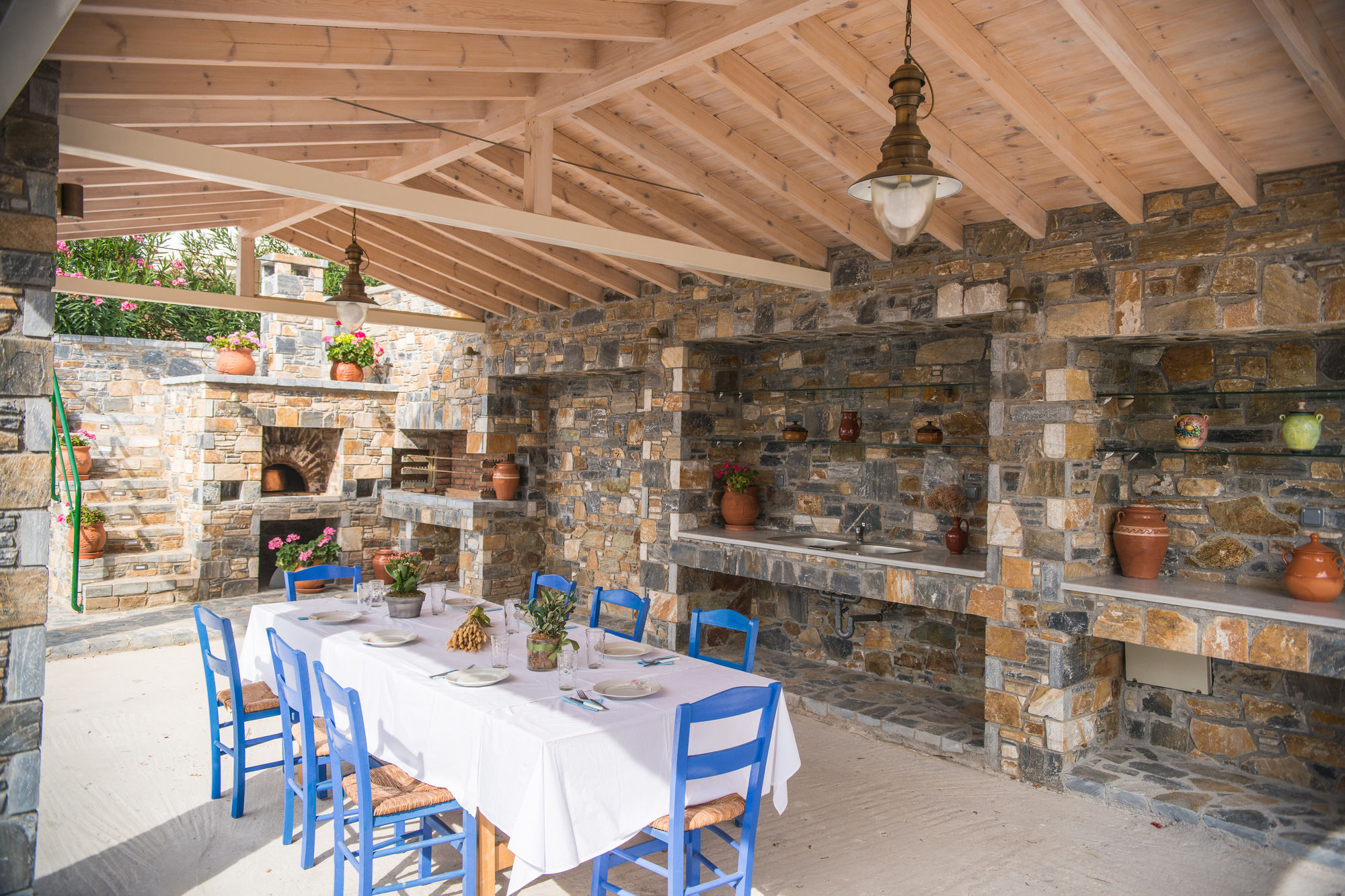 Фото Maria Plomari Apartments