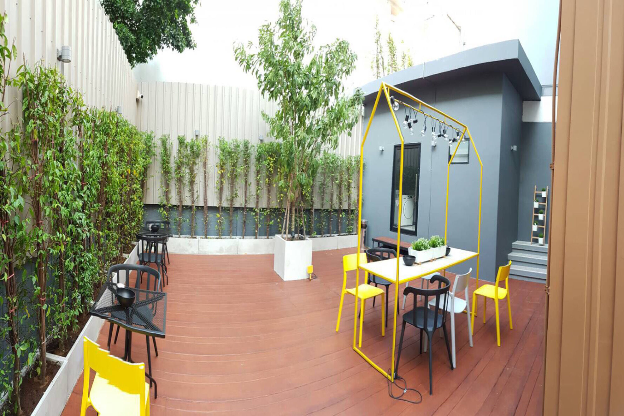 Фото Ploen Place Residence