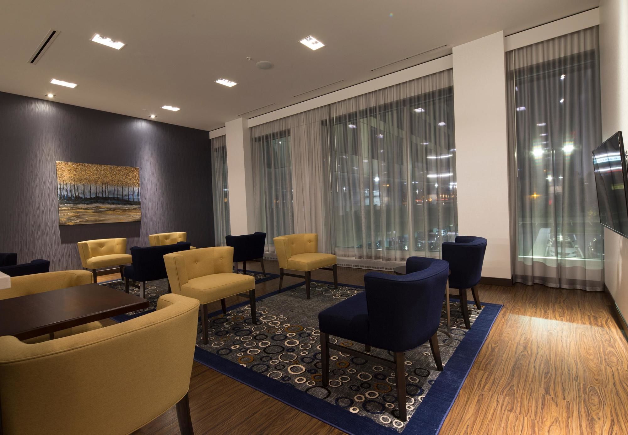 Фото Courtyard by Marriott Quebec City