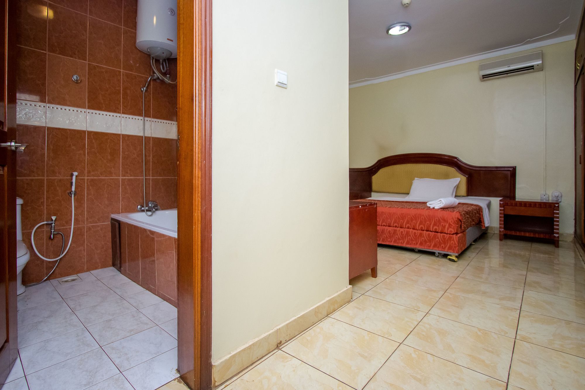 Фото Emerald Hotel