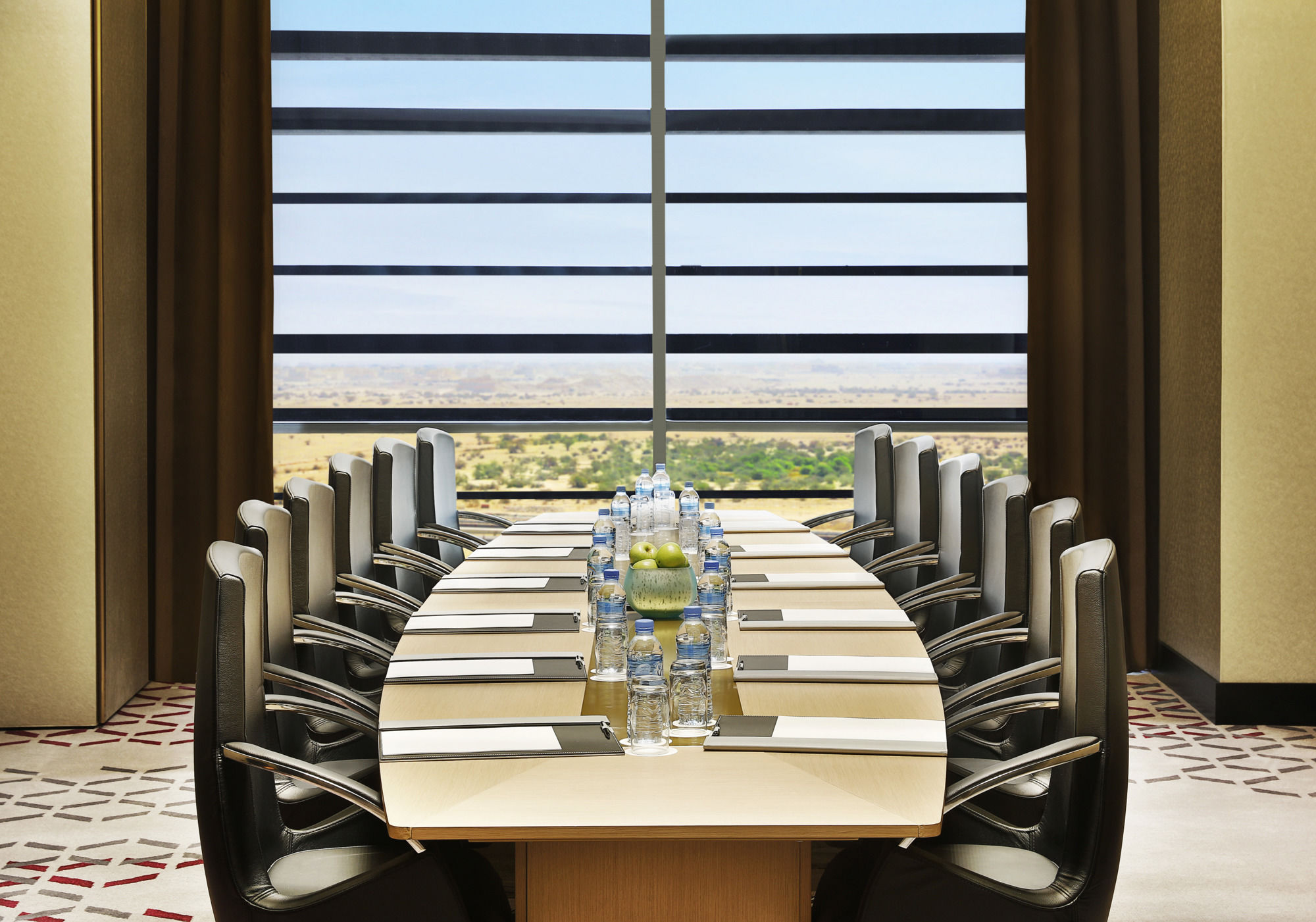 Фото AlRayyan Hotel Doha, Curio Collection by Hilton