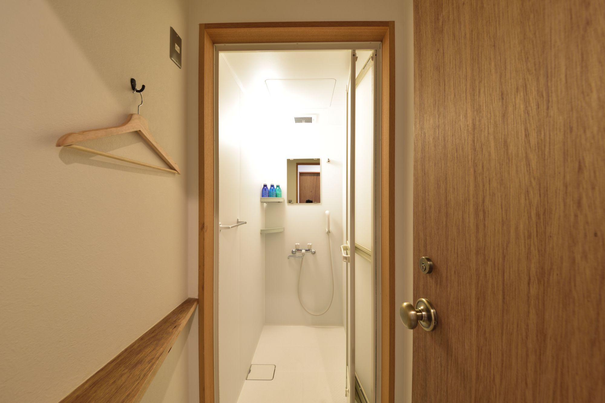 Фото Hostel Mitsuwaya Osaka