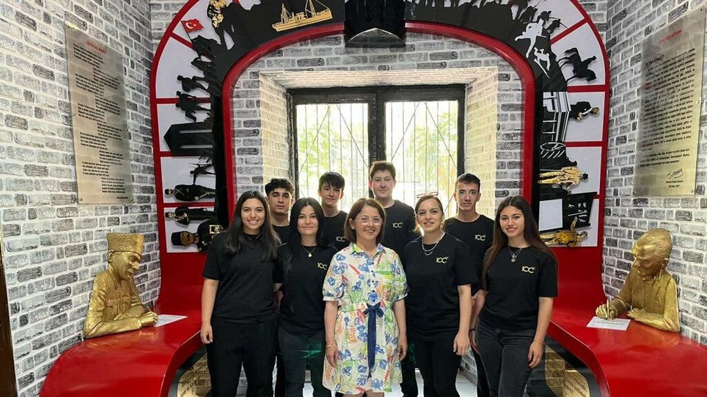 Escuela Izmir Foreign Trade Vocational and Technical Anatolian High School, , foto