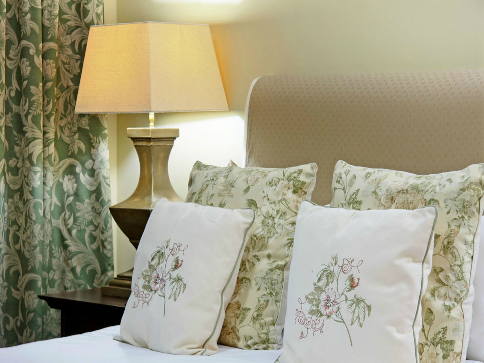 Фото Shangrila Manor - Adults Only