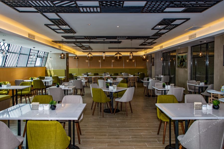 Фото Atour Hotel Yuyang West Road Yulin