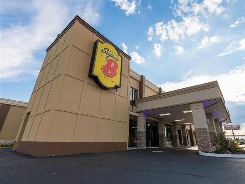 Фото Super 8 by Wyndham Goldsboro