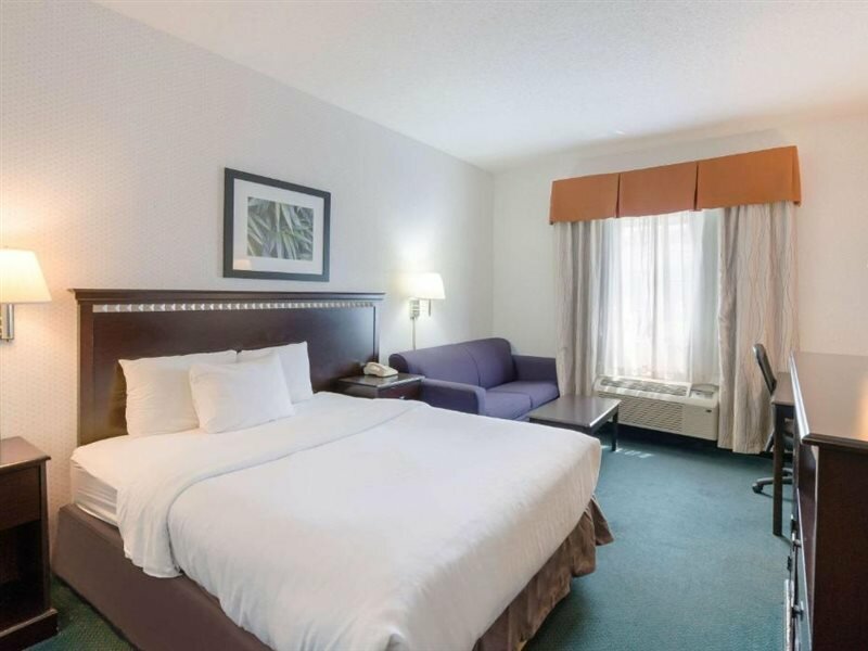 Фото Rodeway Inn Urbana Champaign University Area