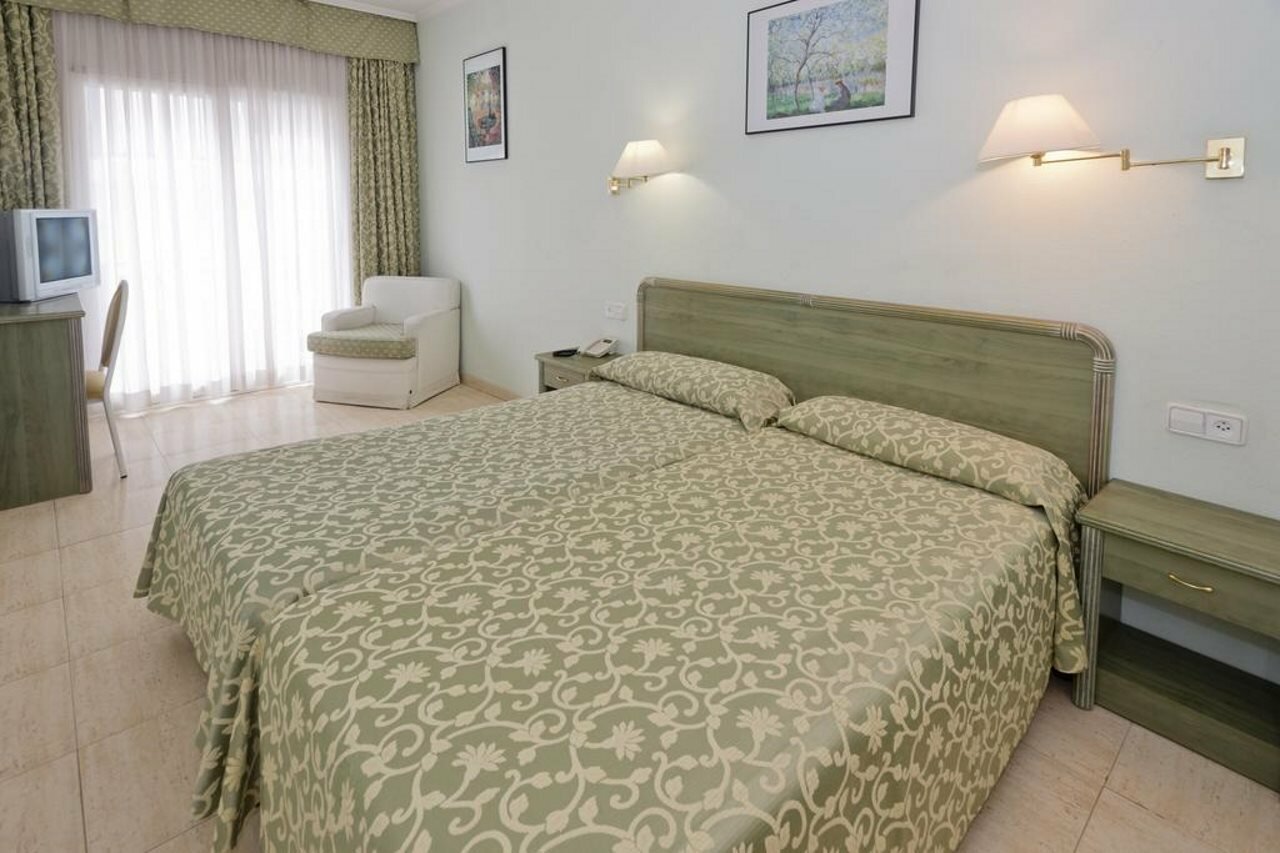 Фото Hotel Vila de Calella