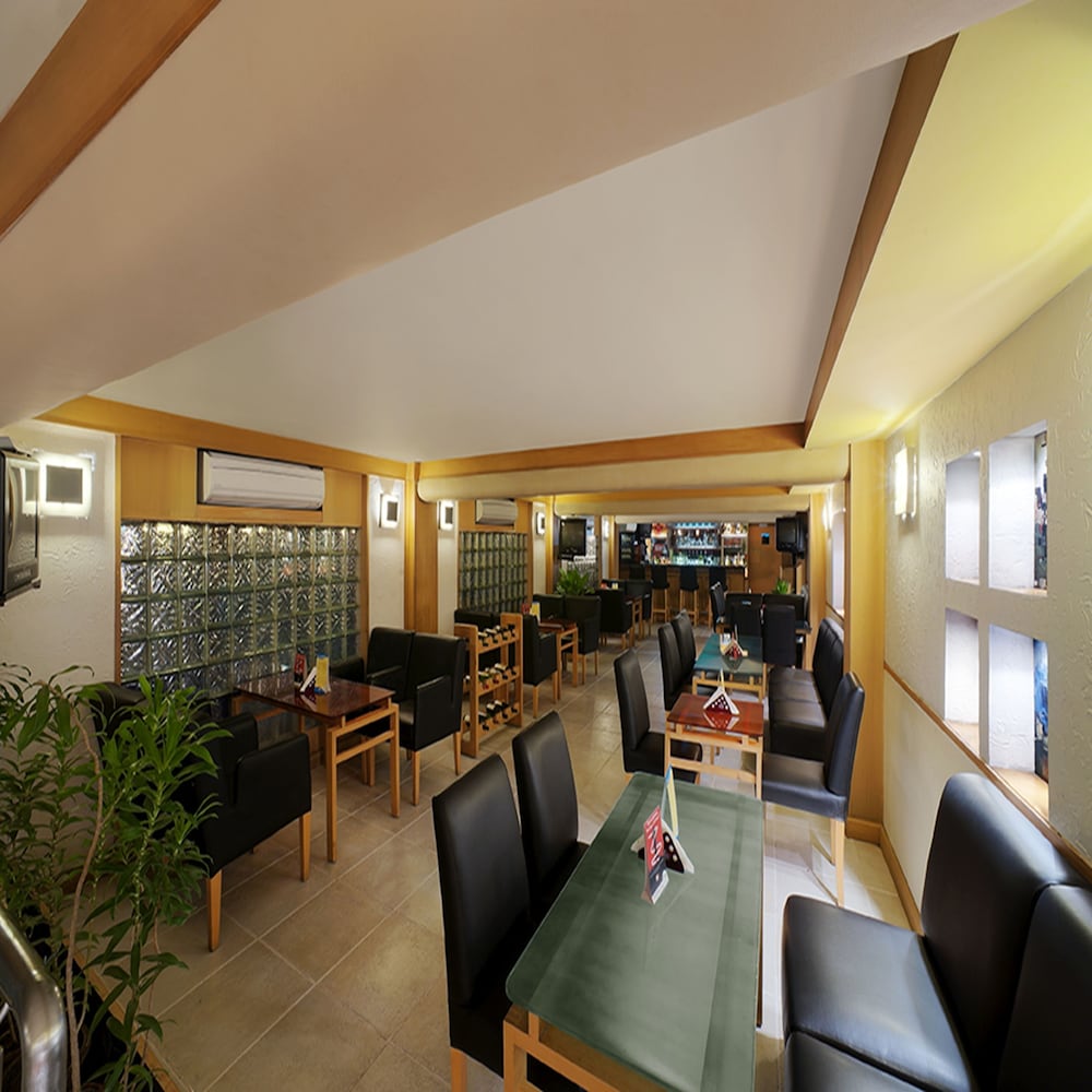 Фото Radha Regent