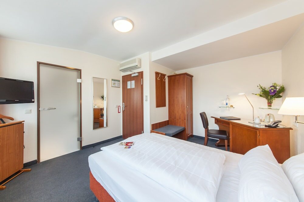 Фото Hotel Flora Düsseldorf