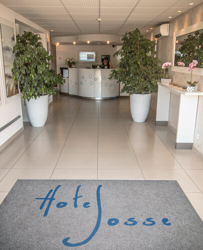 Внешний вид отеля Josse в Антибе, фото 2