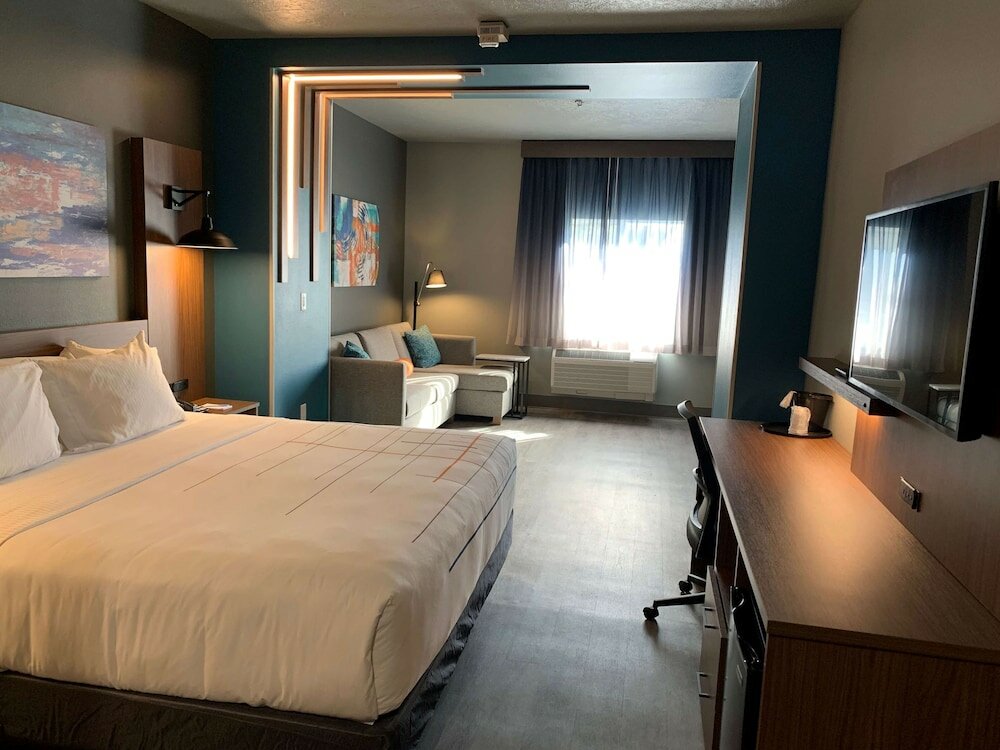 Фото La Quinta Inn & Suites by Wyndham Springfield