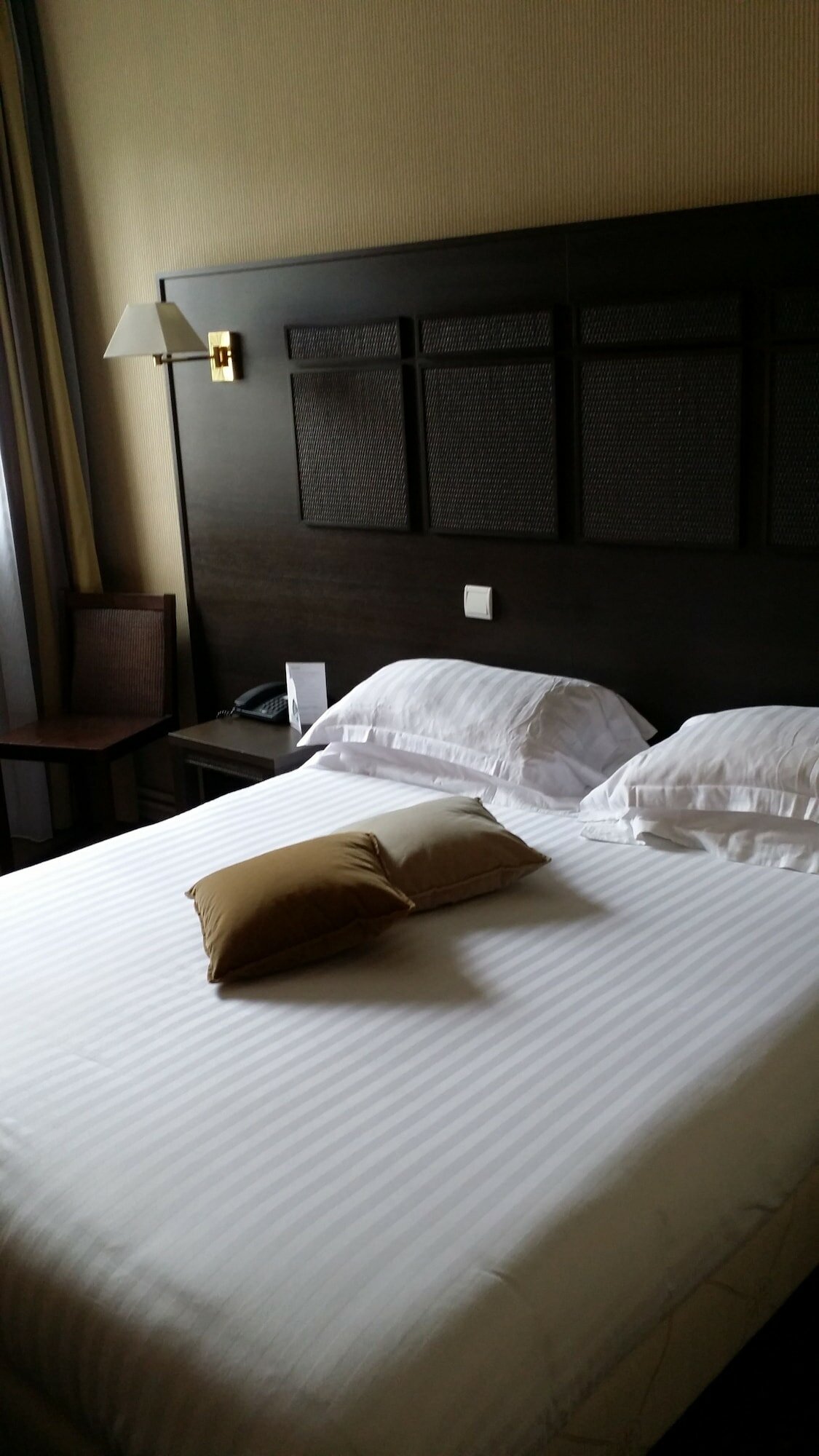 Фото Campanile Chartres Centre - Gare - Cathédrale