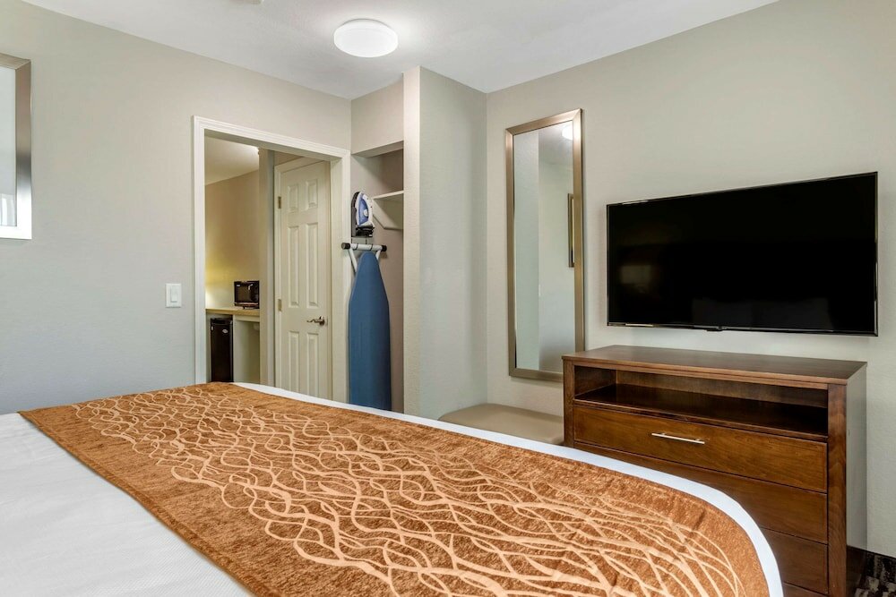 Фото Comfort Inn & Suites North Little Rock Jfk Blvd