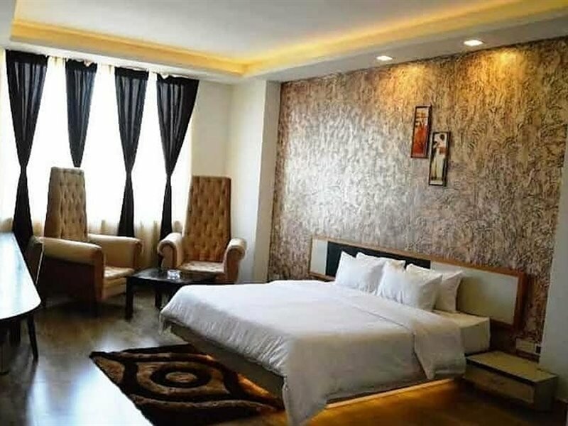 Фото отеля 2