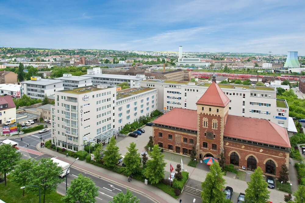 Фото отеля 2