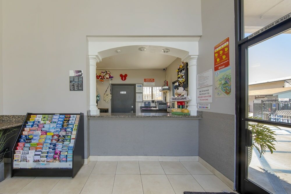 Фото Anaheim Discovery Inn and Suites