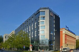 отель Q Hotel Plus Wroclaw