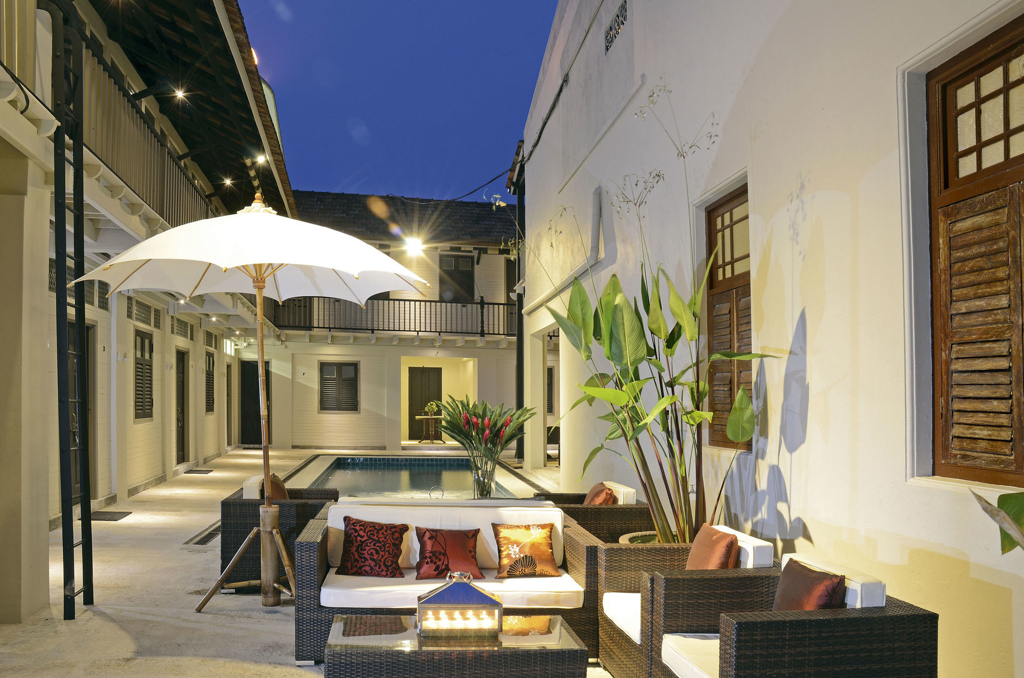 Фото Noordin Mews