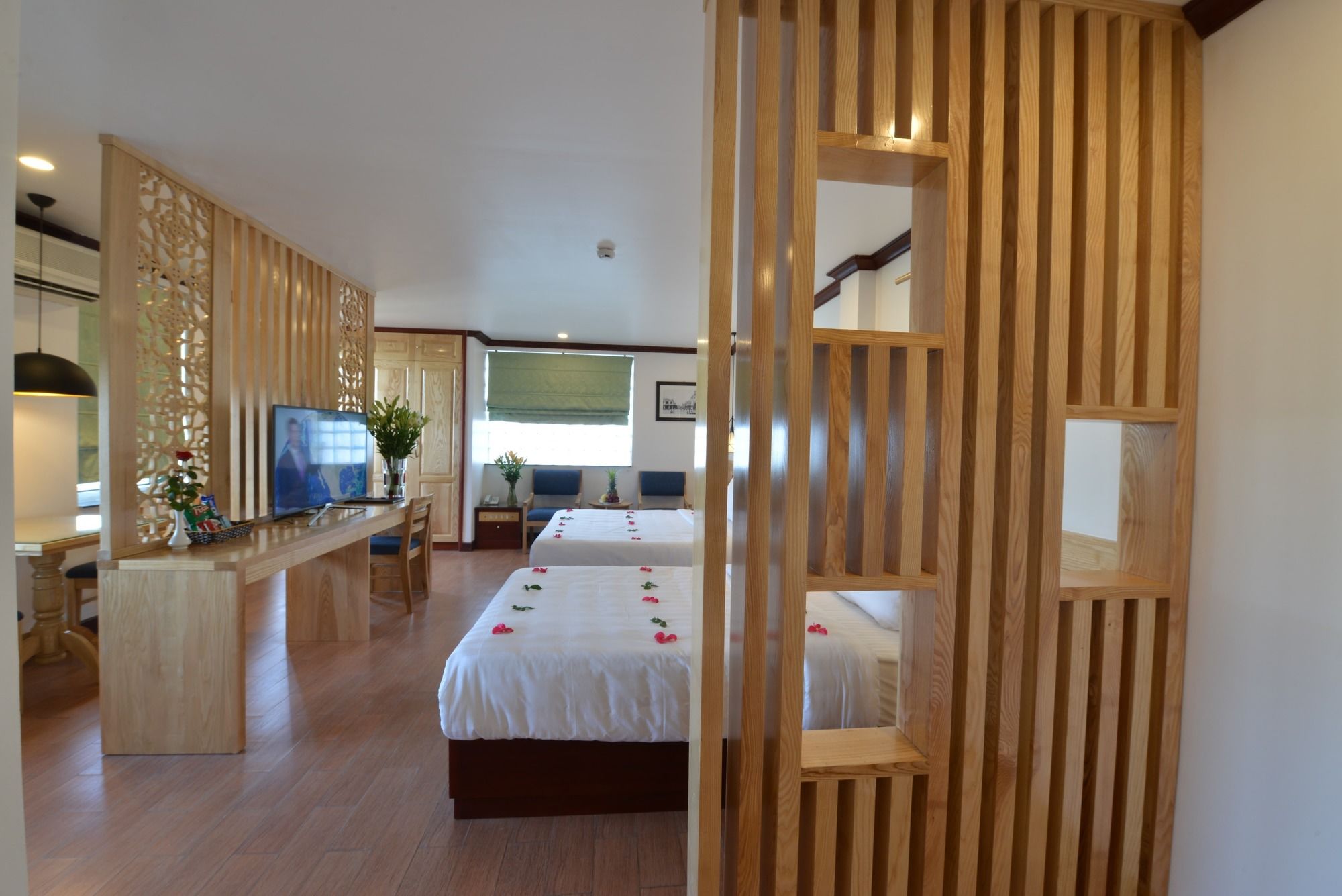 Фото Blue Ha Noi Inn Legend Hotel