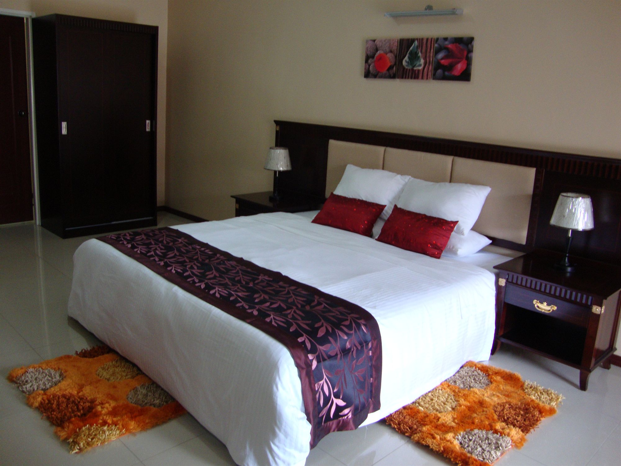 Фото Riverside Hotel and Conference Centre