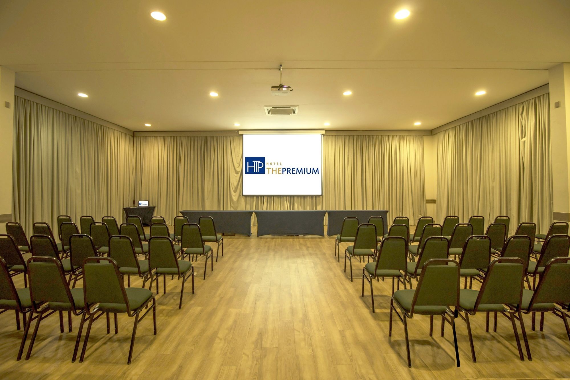 Фото Hotel The Premium